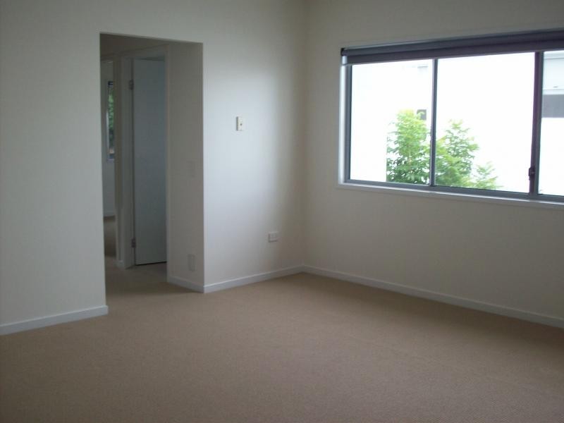 1011 Lakeview Terrace, Benowa QLD 4217